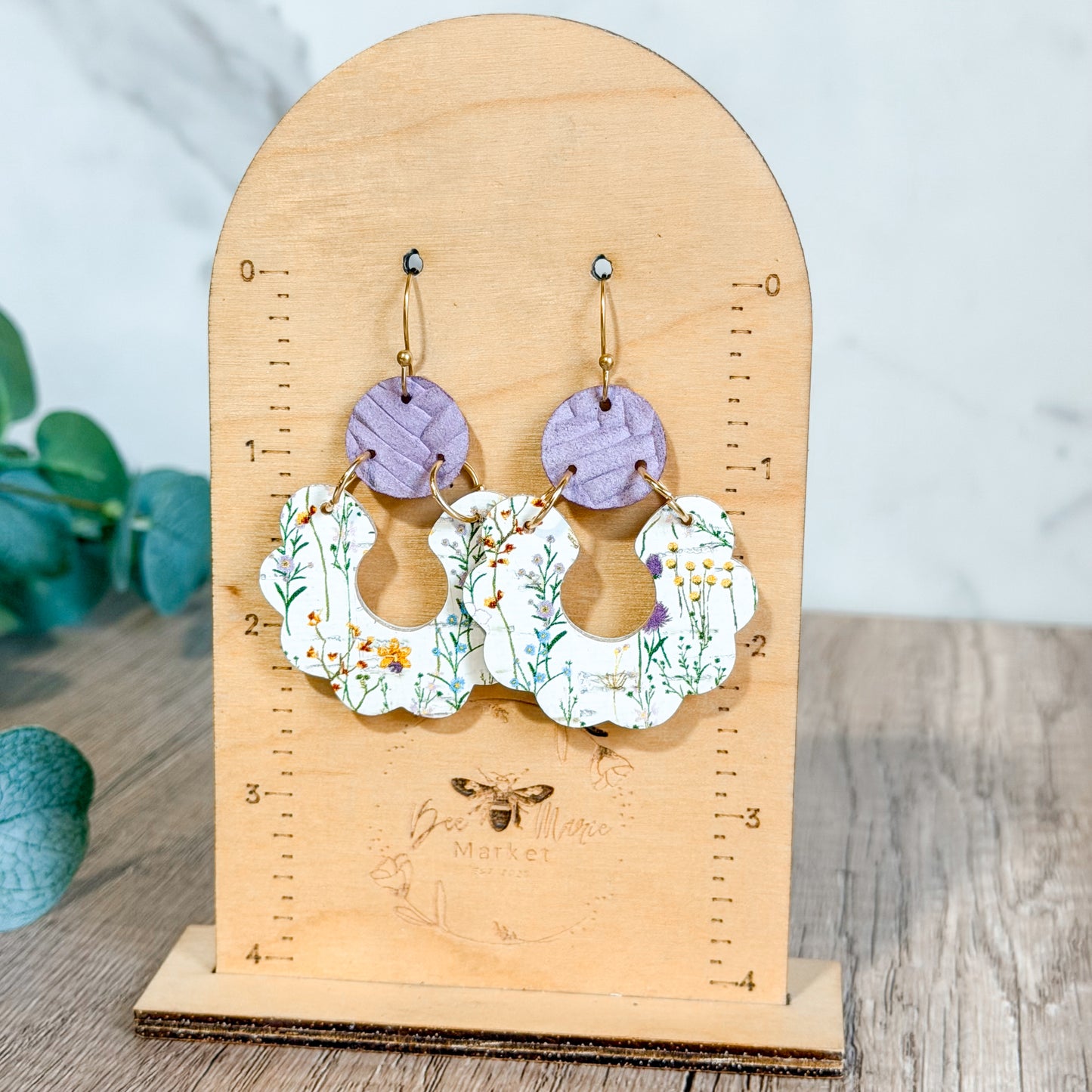 Wildflower Scallop Dangle Hoops