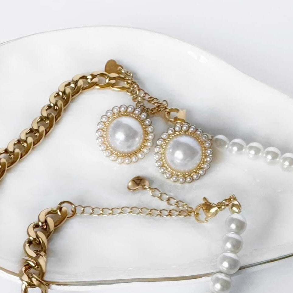 Halo Pearl Earrings