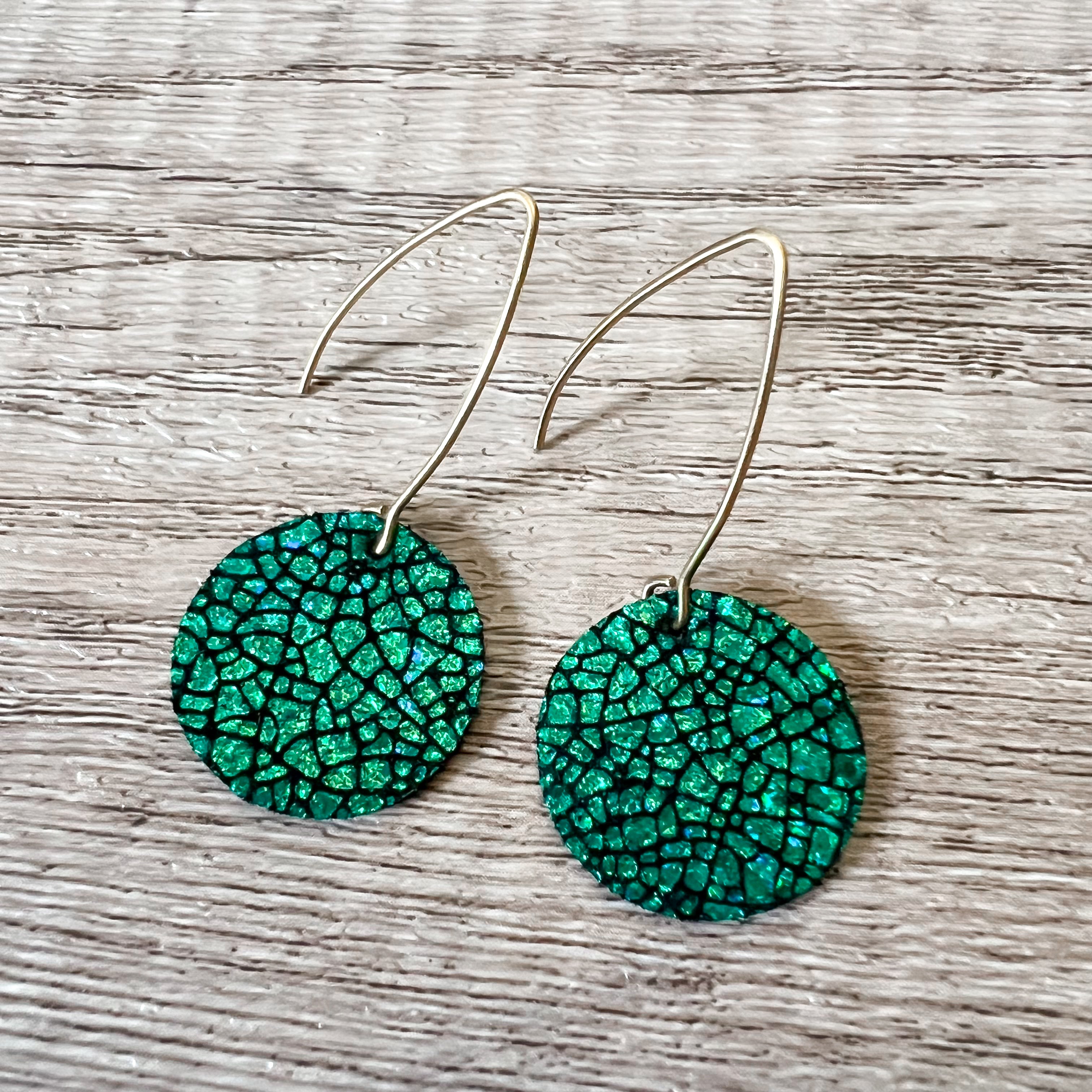 Emerald Cracked Metallic Round Earrings