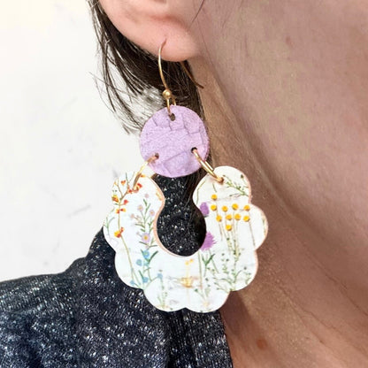Wildflower Scallop Dangle Hoops