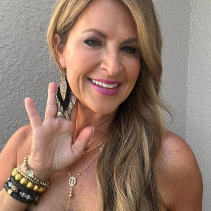 Lisa’s Golden Glamour Earrings