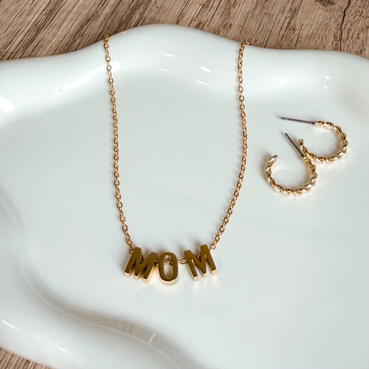 Mom Letter Necklace - Waterproof