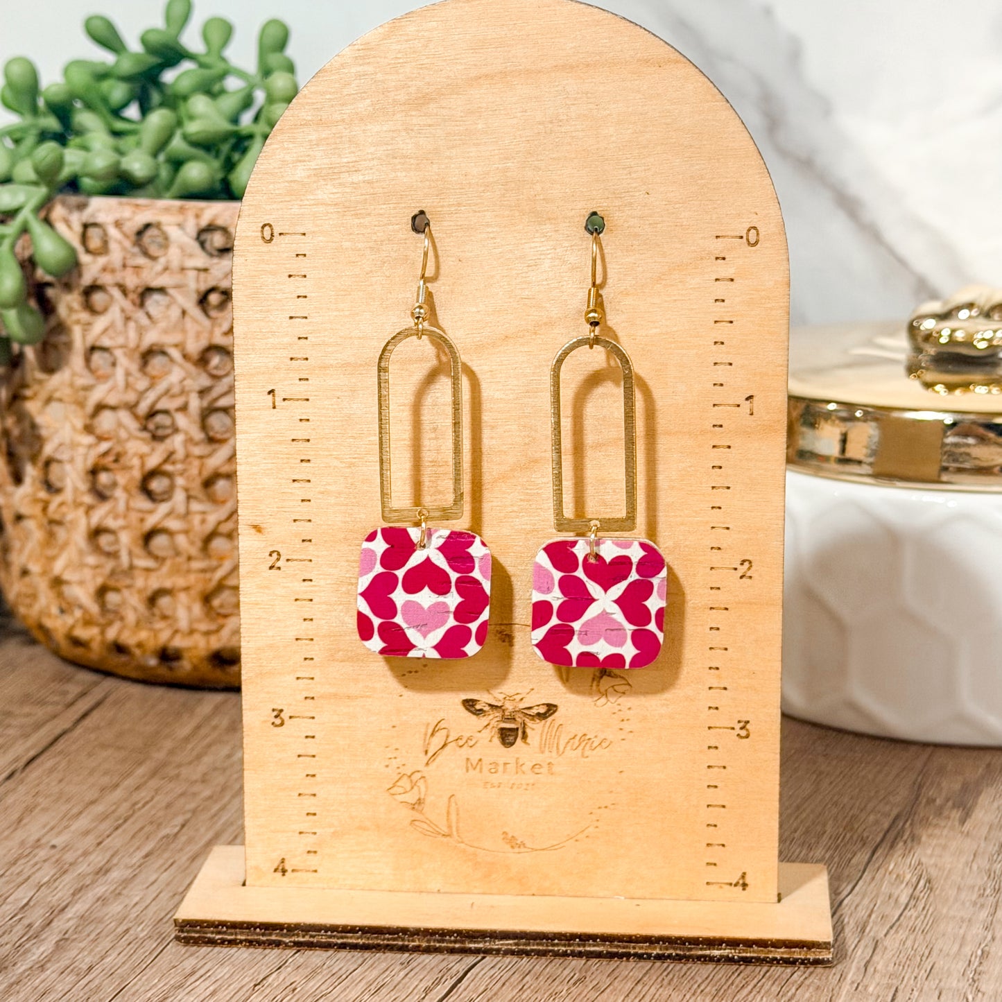 Sweetheart Arch Earrings