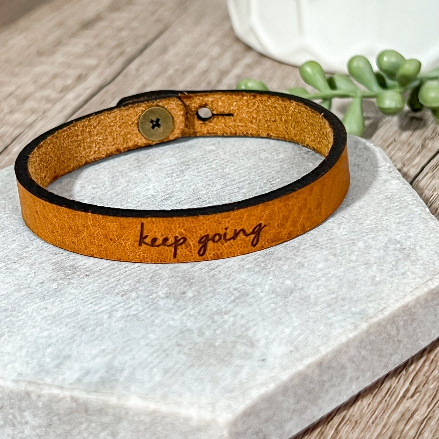 Keep Going – Thin Leather Bracelet