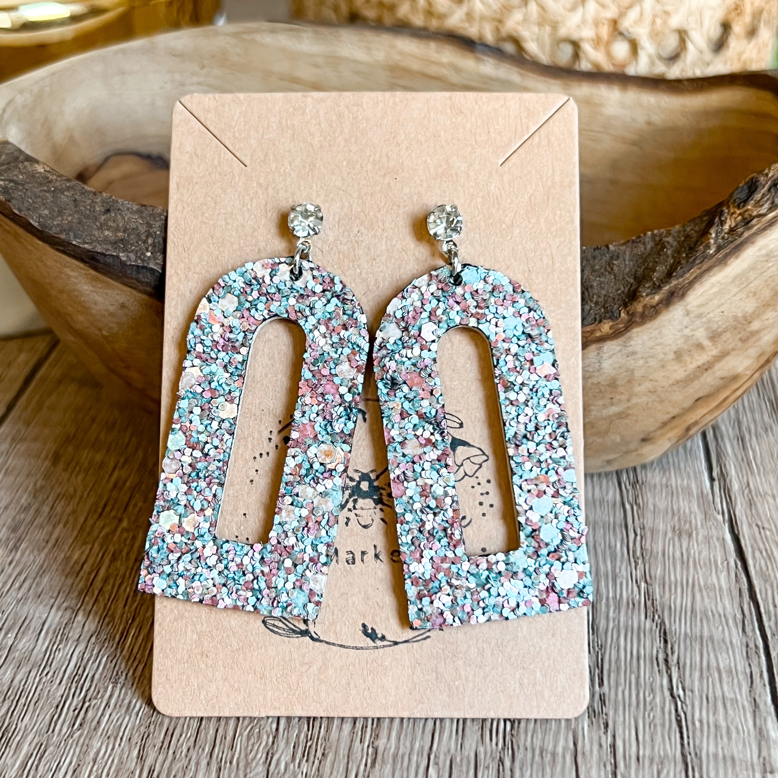 Anne Romance Glitter Open Arch Diamond Earrings