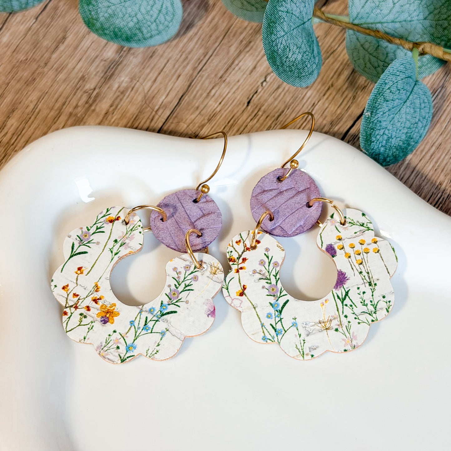 Wildflower Scallop Dangle Hoops
