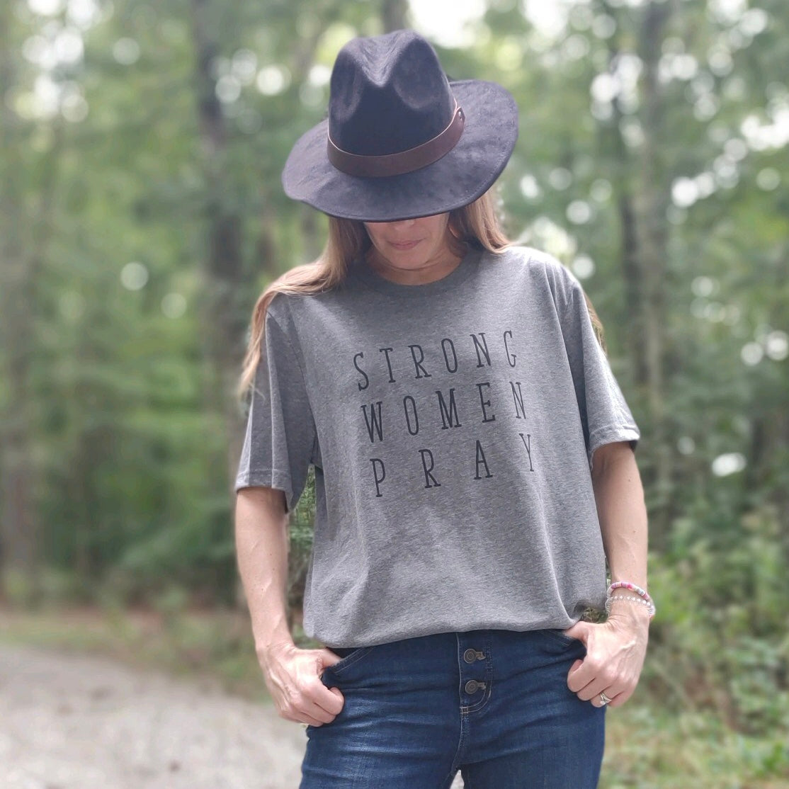 Strong Women Pray Tee