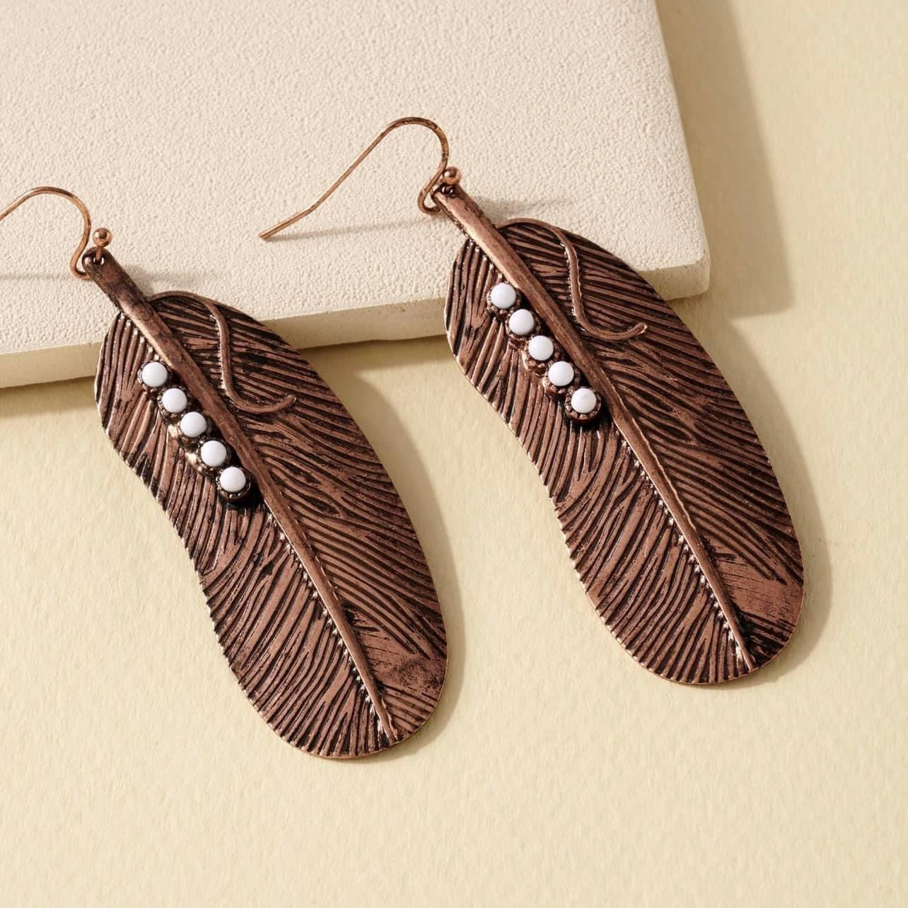 Western Feather Dangling Earrings - Bronze & Ivory